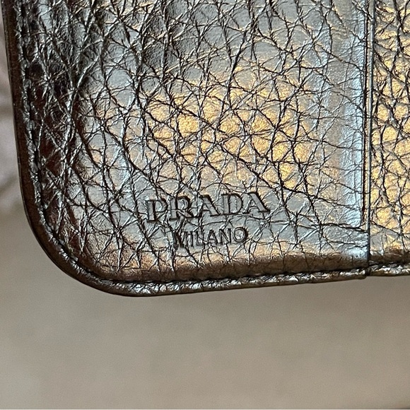 COA⭐️PRADA Vitello Daino Leather
Compact Wallet⭐️STUNNING⭐️ 💯Authentic - Picture 11 of 16